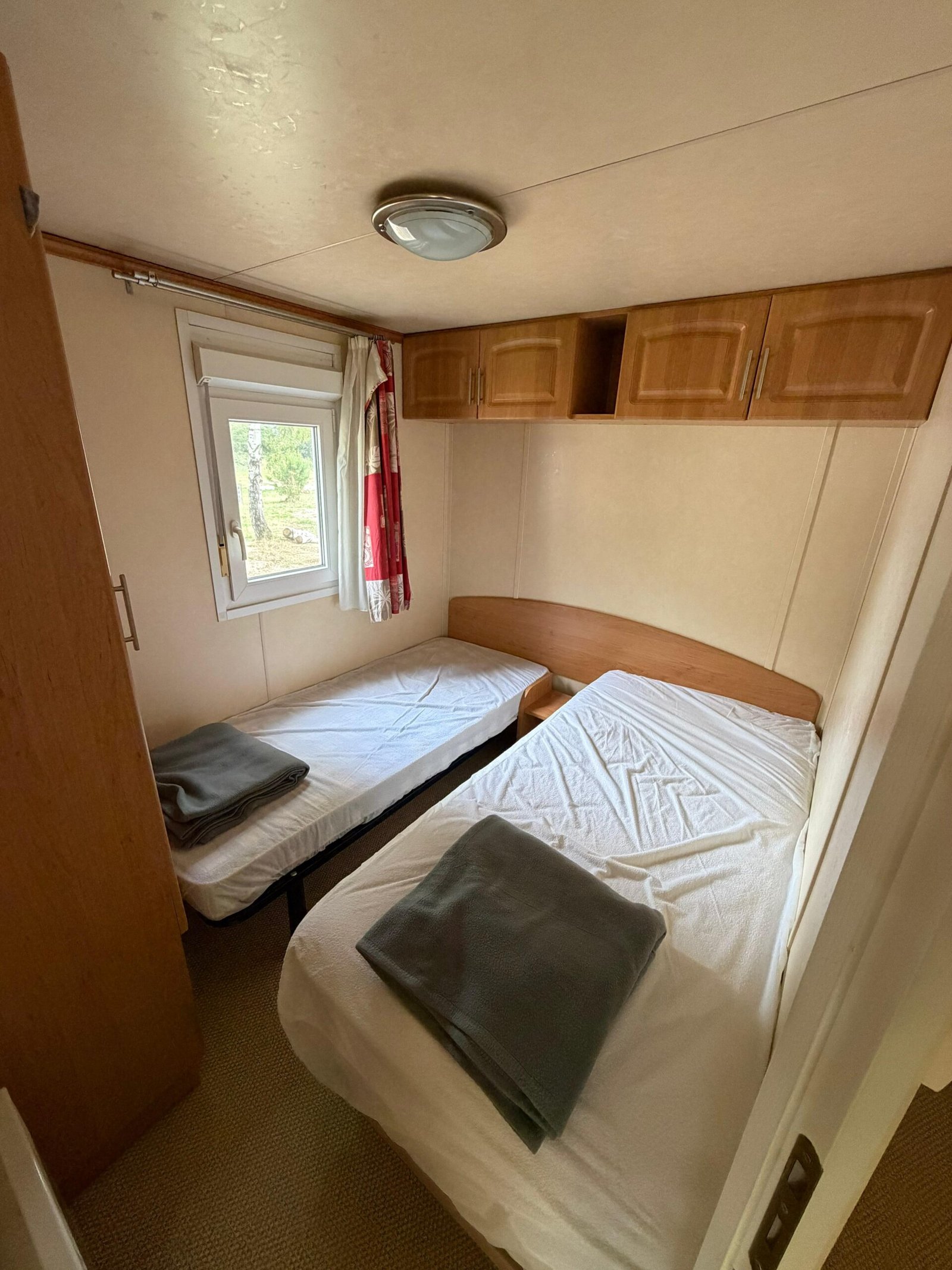 Chambre deux lits simples